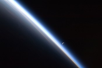Γη και Σελήνη από τον Διαστημικό Σταθμό (4 photos)